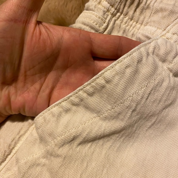 American Eagle Shortie Chino Stretch shorts size 6 - Picture 3 of 6